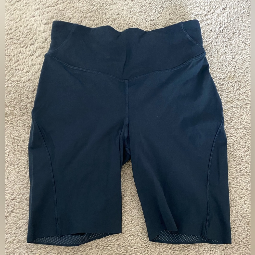 NWOT Base Pace High-Rise Short 8”